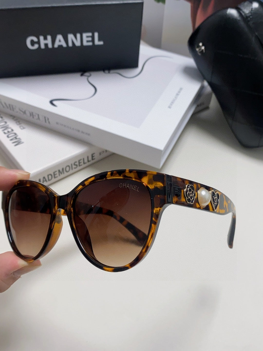 Chanel Cat-Eye Red Lens Sunglasses for Women - 866980 - detail image 5