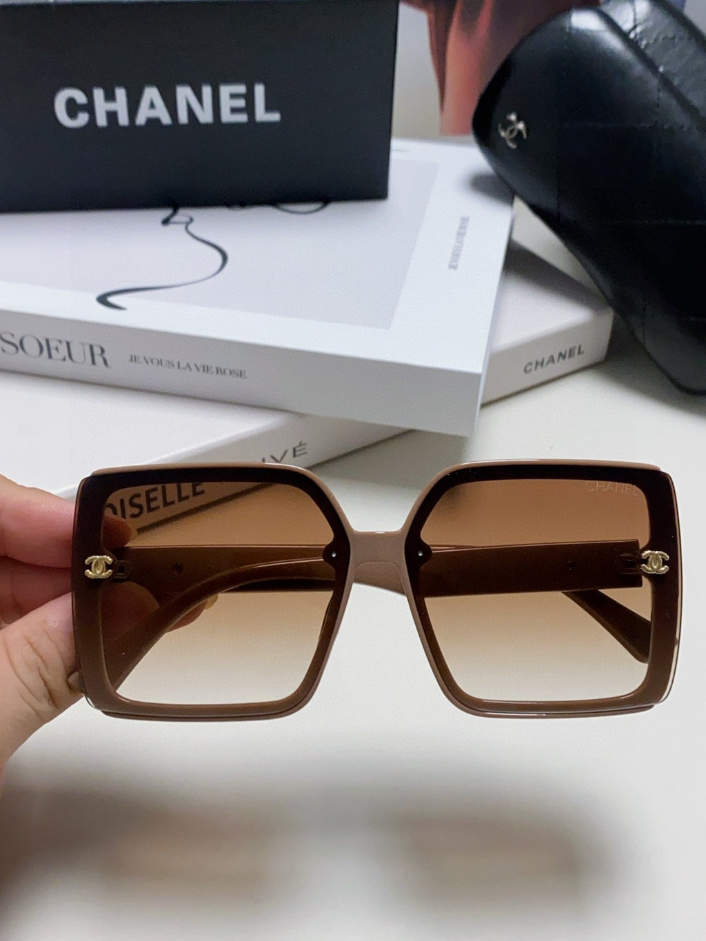 Chanel Polarized Fashion Red Lens Sunglasses for Men & Women - 867079 - detail image 3