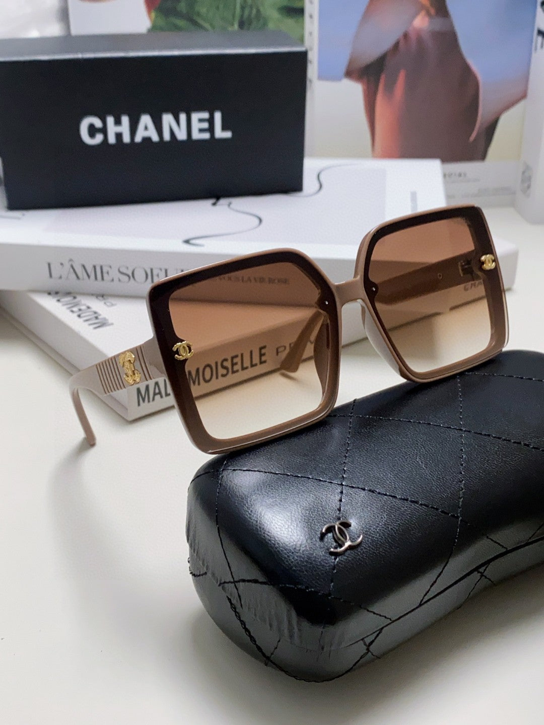 Chanel Polarized Fashion Red Lens Sunglasses for Men & Women - 867079 - detail image 7