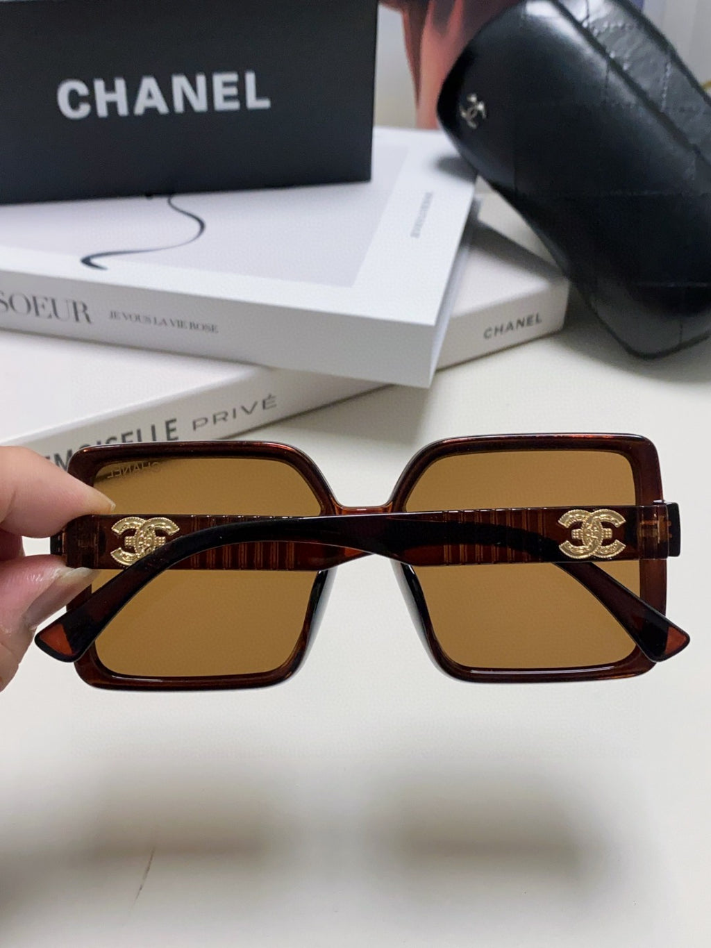 Chanel Polarized Fashion Brown Lens Sunglasses for Men & Women - 867080 - detail image 3