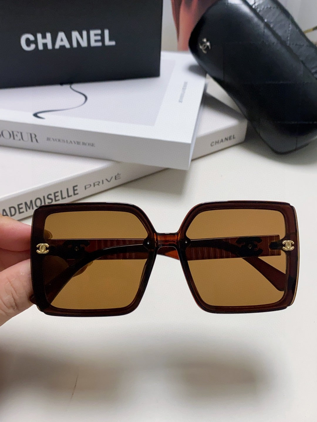 Chanel Polarized Fashion Brown Lens Sunglasses for Men & Women - 867080 - detail image 2