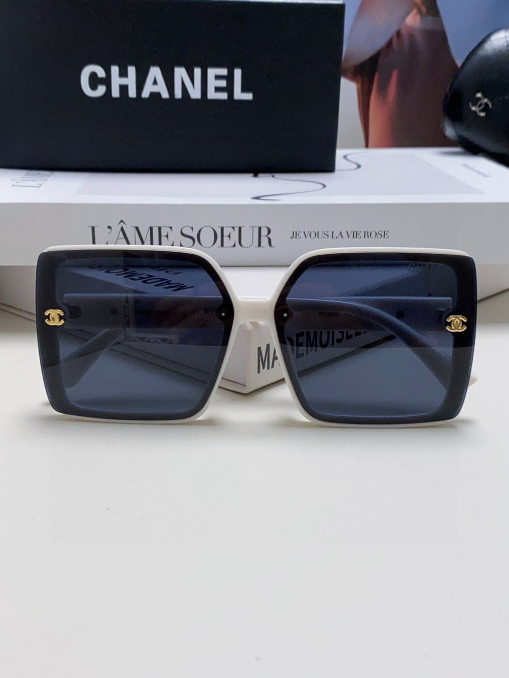 Chanel Polarized Fashion Black Lens Sunglasses for Men & Women - 867081 - detail image 5