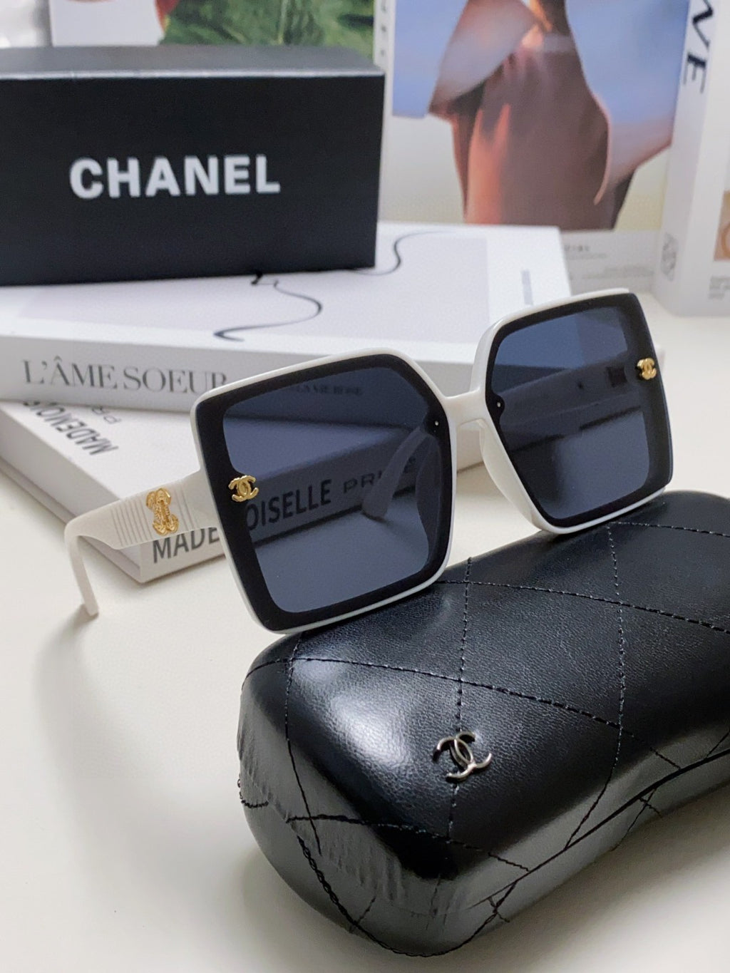 Chanel Polarized Fashion Black Lens Sunglasses for Men & Women - 867081 - detail image 6
