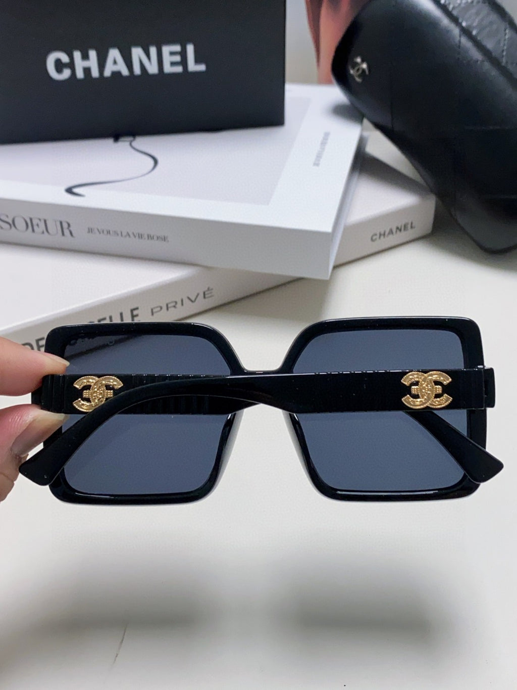 Chanel Polarized Fashion Black Lens Sunglasses for Men & Women - 867082 - detail image 3