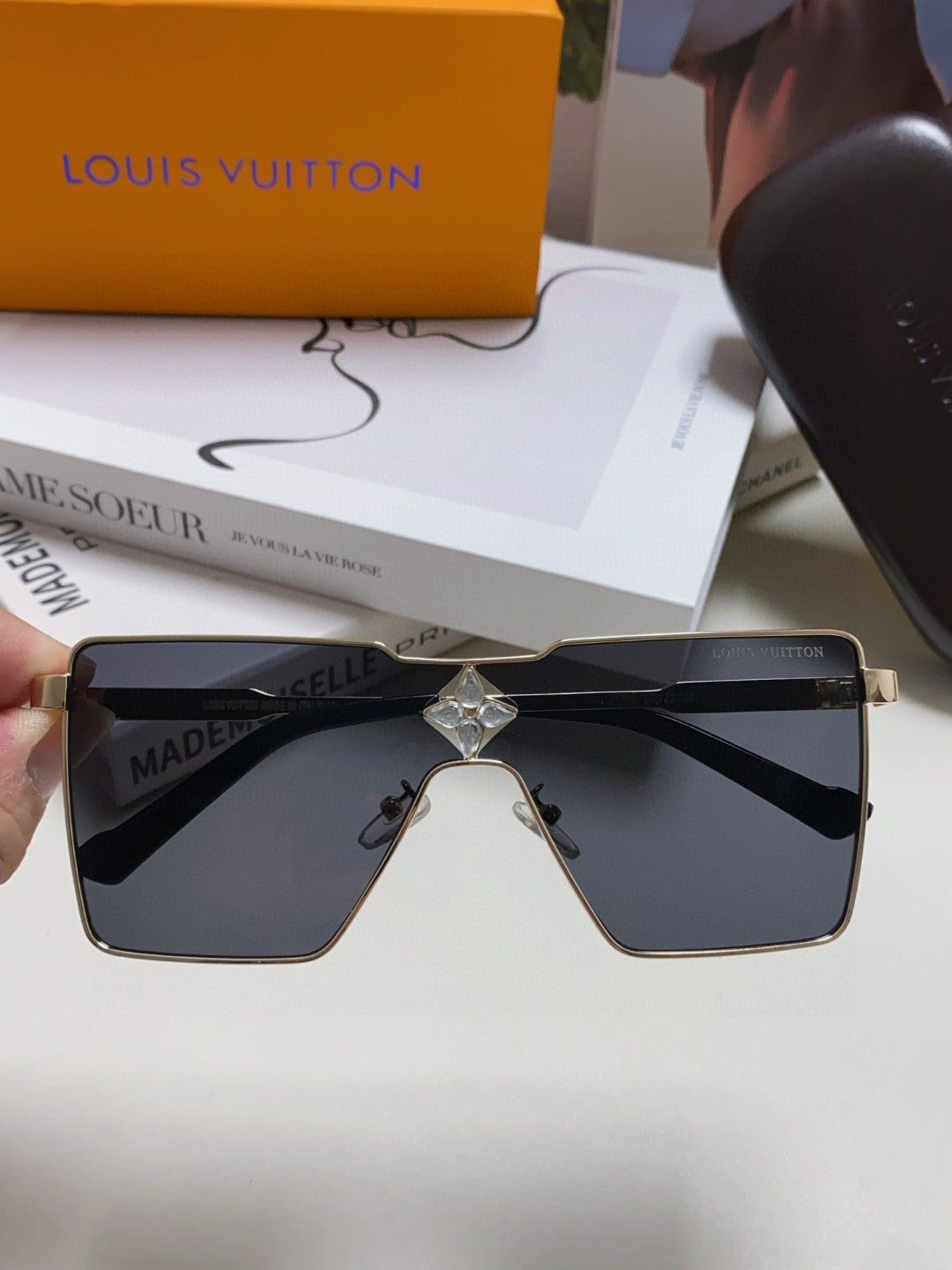 Louis Vuitton Z1700U Metal Fashion Black Lens Sunglasses for Men & Wo - 448629 - detail image 5