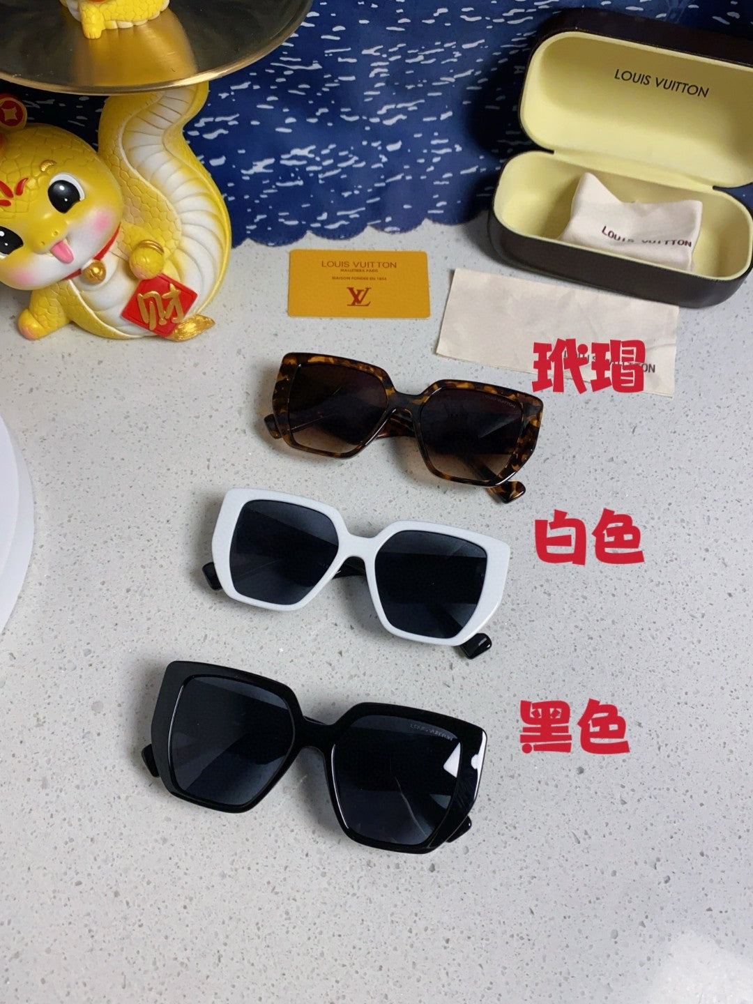 Louis Vuitton Square Brown Lens Sunglasses for Women - detail image 11