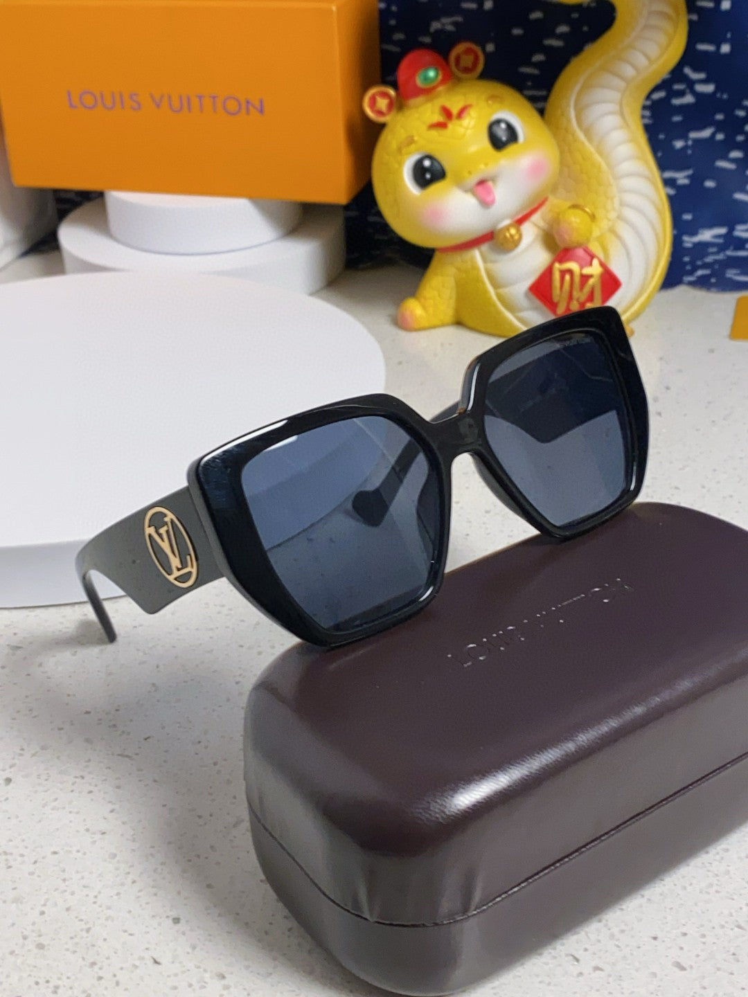 Louis Vuitton Square Blue Lens Sunglasses for Women - 381876 - detail image 9