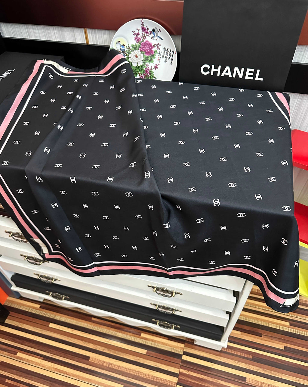 Chanel 90X90 Fashion Black Lens Sunglasses for Men & Women - 371677 - detail image 5