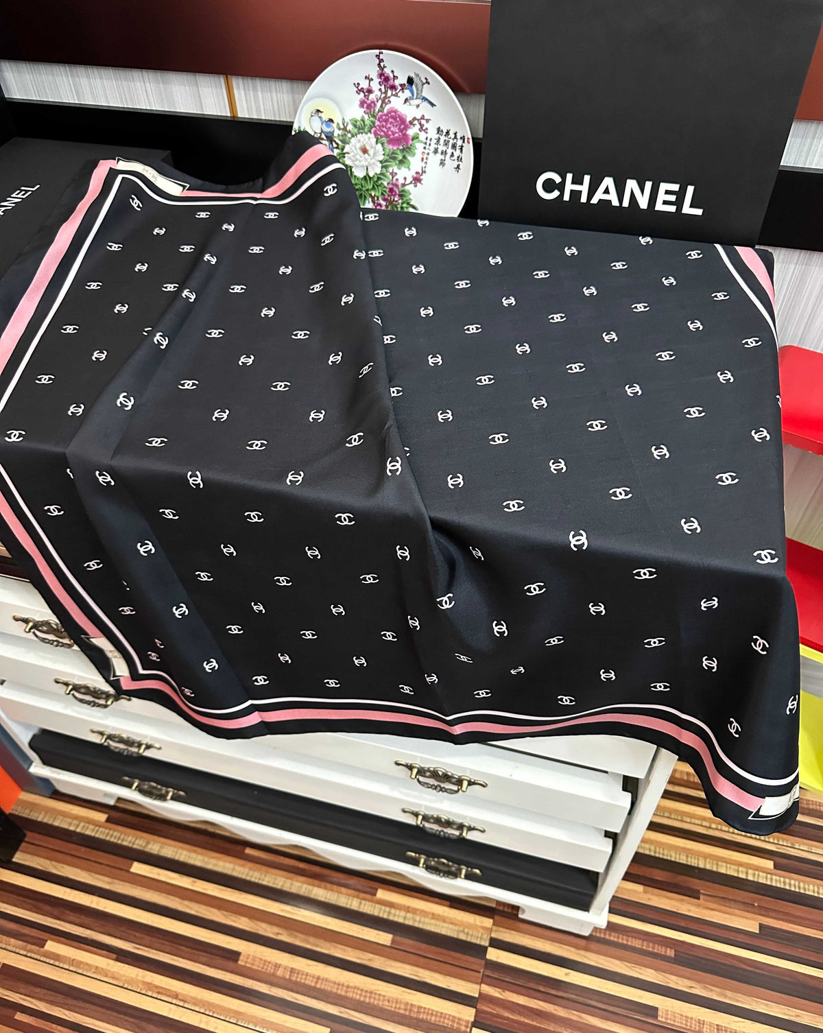 Chanel 90X90 Fashion Black Lens Sunglasses for Men & Women - 371677 - detail image 5