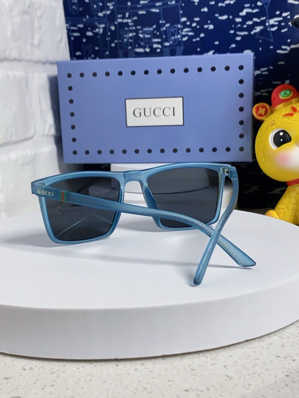 Gucci Polarized Fashion Blue Lens Sunglasses for Men & Women - 132291 - detail image 2