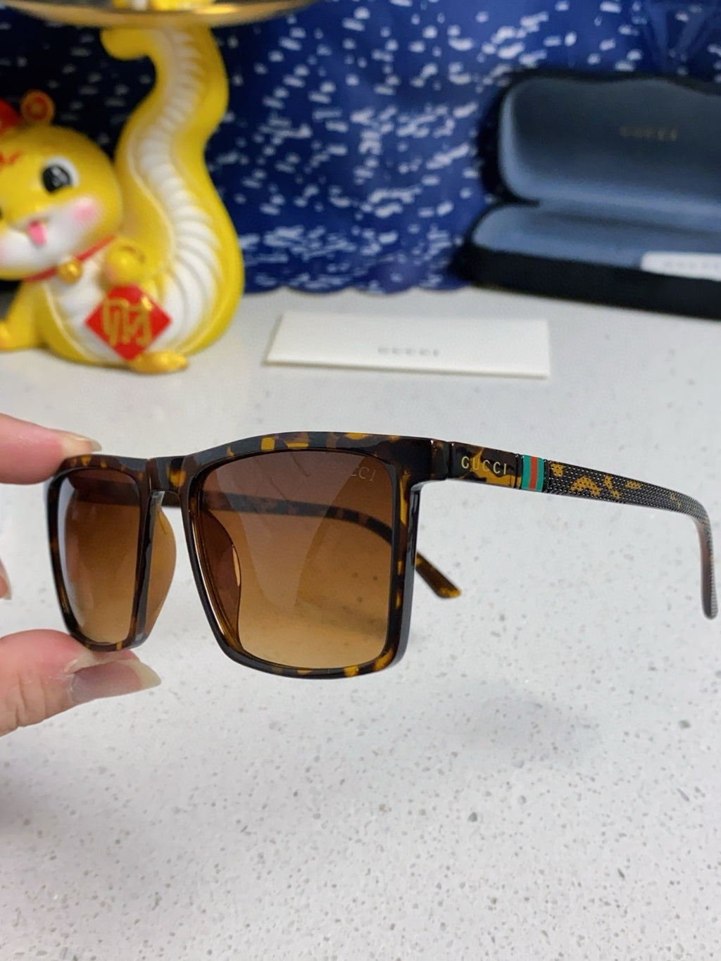 Gucci Polarized Fashion Brown Lens Sunglasses for Men & Women - 132292 - detail image 6