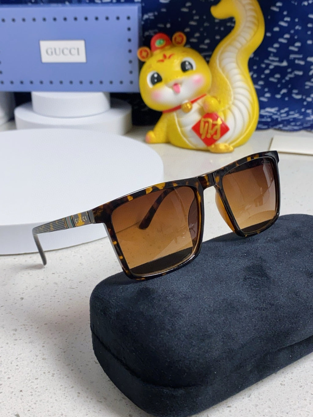 Gucci Polarized Fashion Brown Lens Sunglasses for Men & Women - 132292 - detail image 9