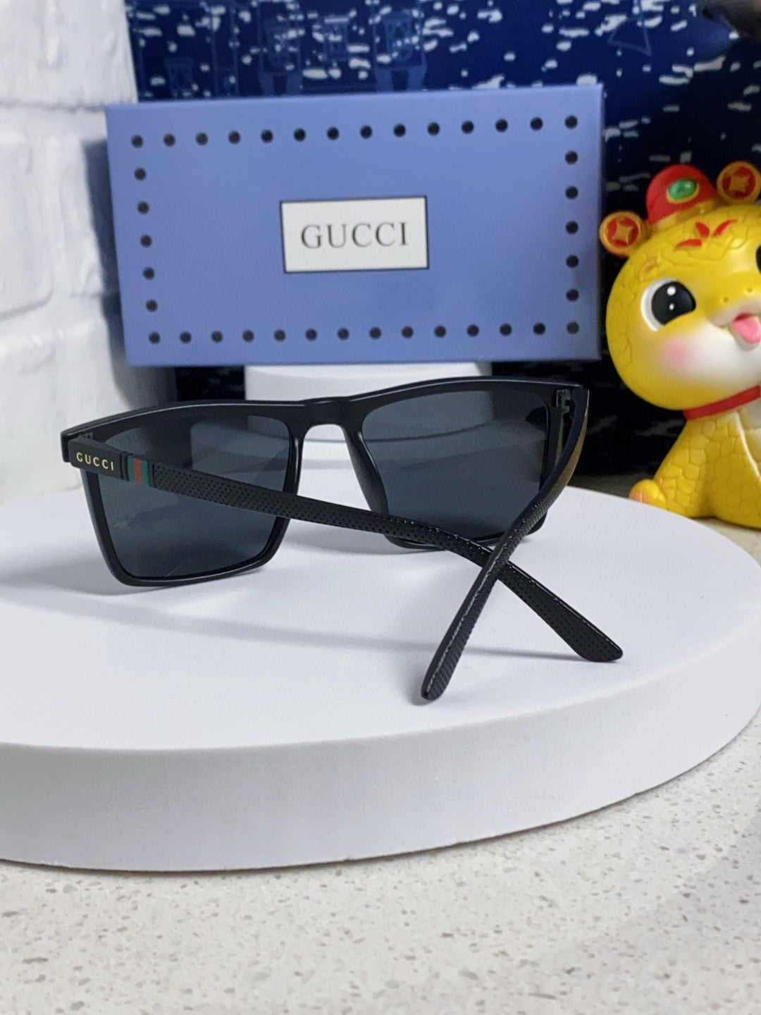 Gucci Polarized Fashion Blue Lens Sunglasses for Men & Women - 132293 - detail image 3