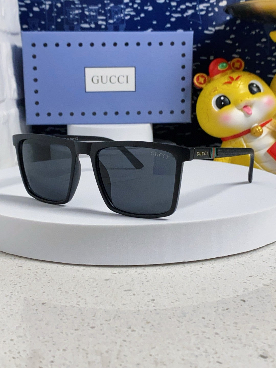 Gucci Polarized Fashion Blue Lens Sunglasses for Men & Women - 132293