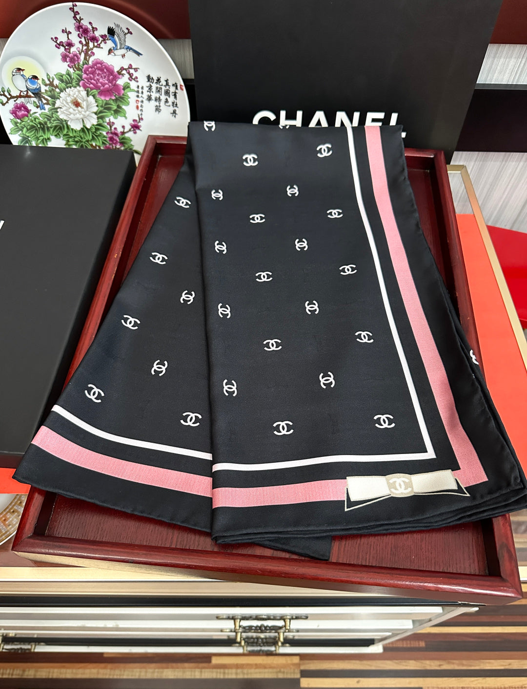 Chanel 90X90 Fashion Black Lens Sunglasses for Men & Women - 371677 - detail image 2