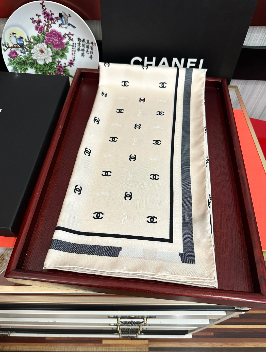 Chanel 90X90 Fashion Black Lens Sunglasses for Men & Women - detail image 2