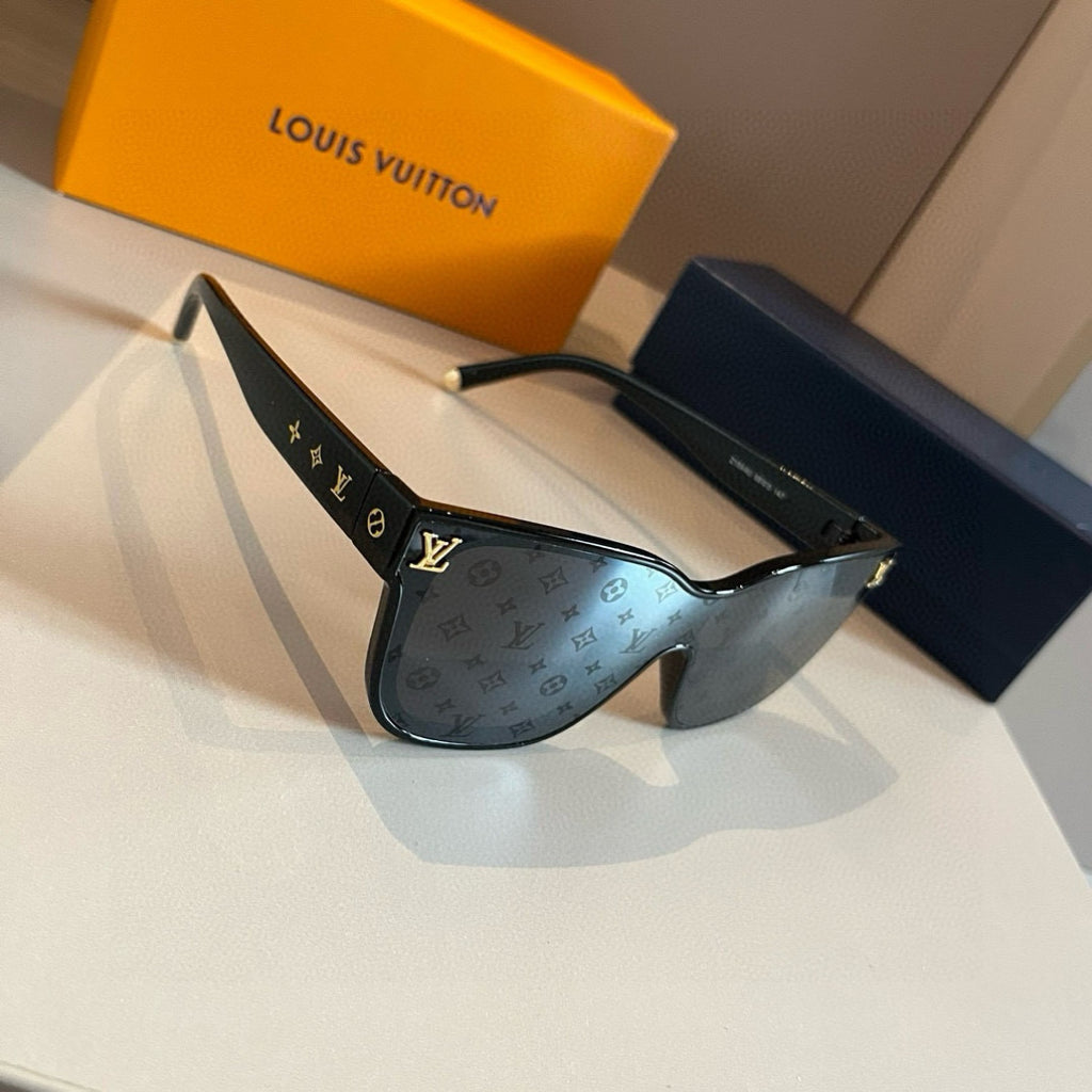 Louis Vuitton Metal Fashion Gold Lens Sunglasses for Men & Women - 371292