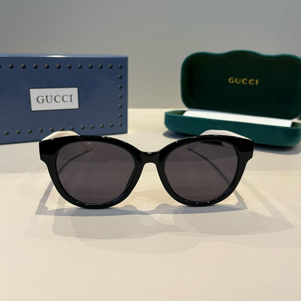 Gucci Oversized Black Lens Sunglasses for Women - 371516 - detail image 2