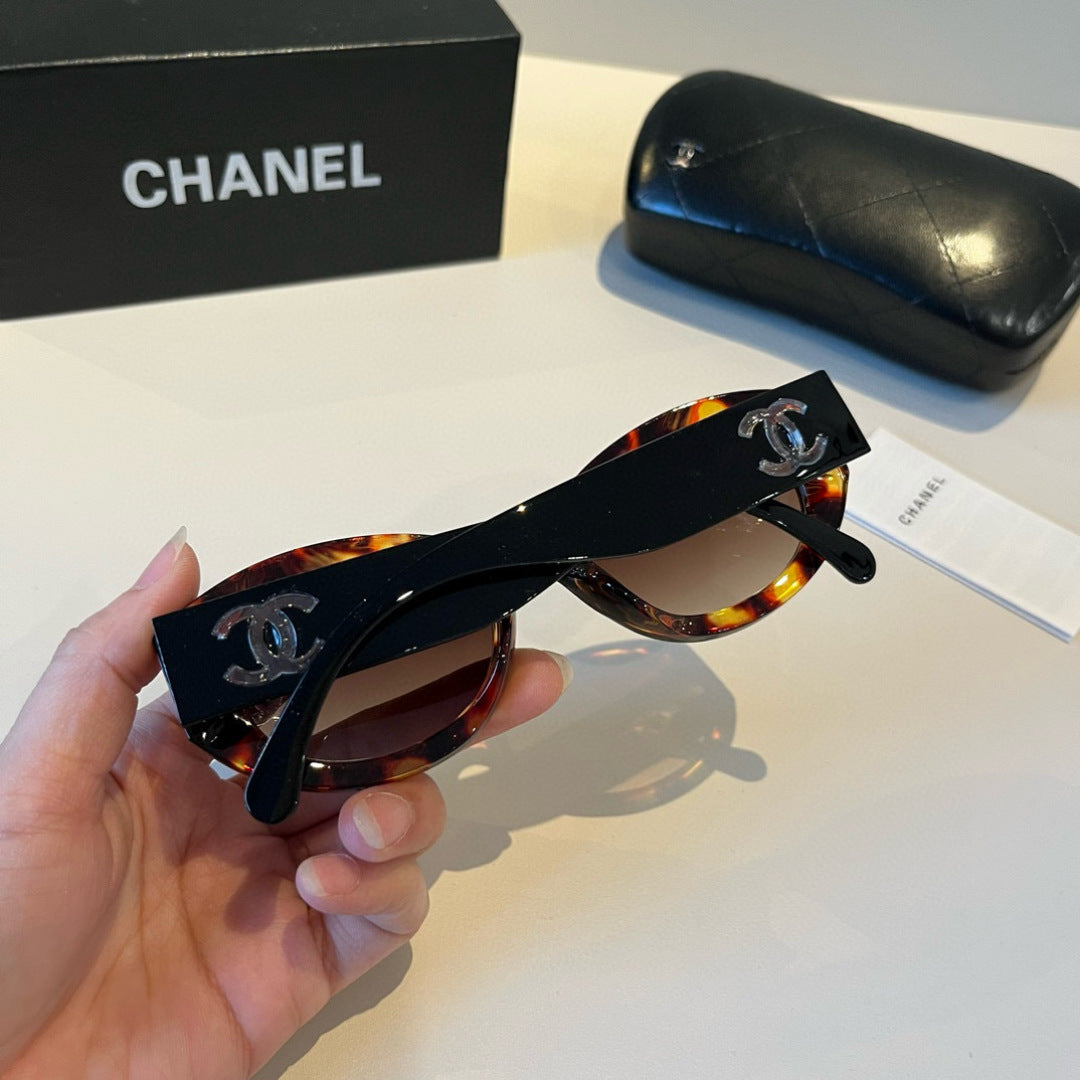 Chanel Polarized Fashion Black Lens Sunglasses for Men & Women - 371718 - detail image 6