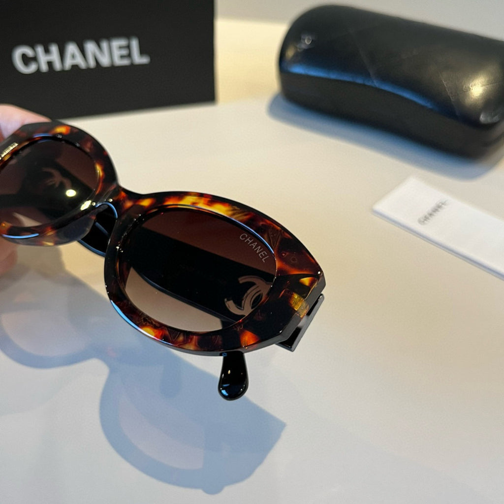Chanel Polarized Fashion Black Lens Sunglasses for Men & Women - 371718 - detail image 8