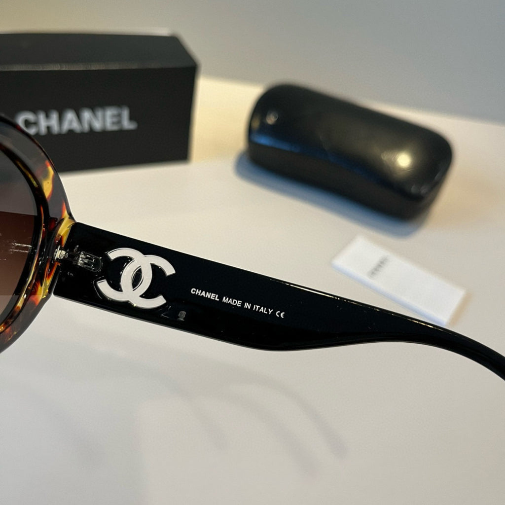 Chanel Polarized Fashion Black Lens Sunglasses for Men & Women - 371718 - detail image 9