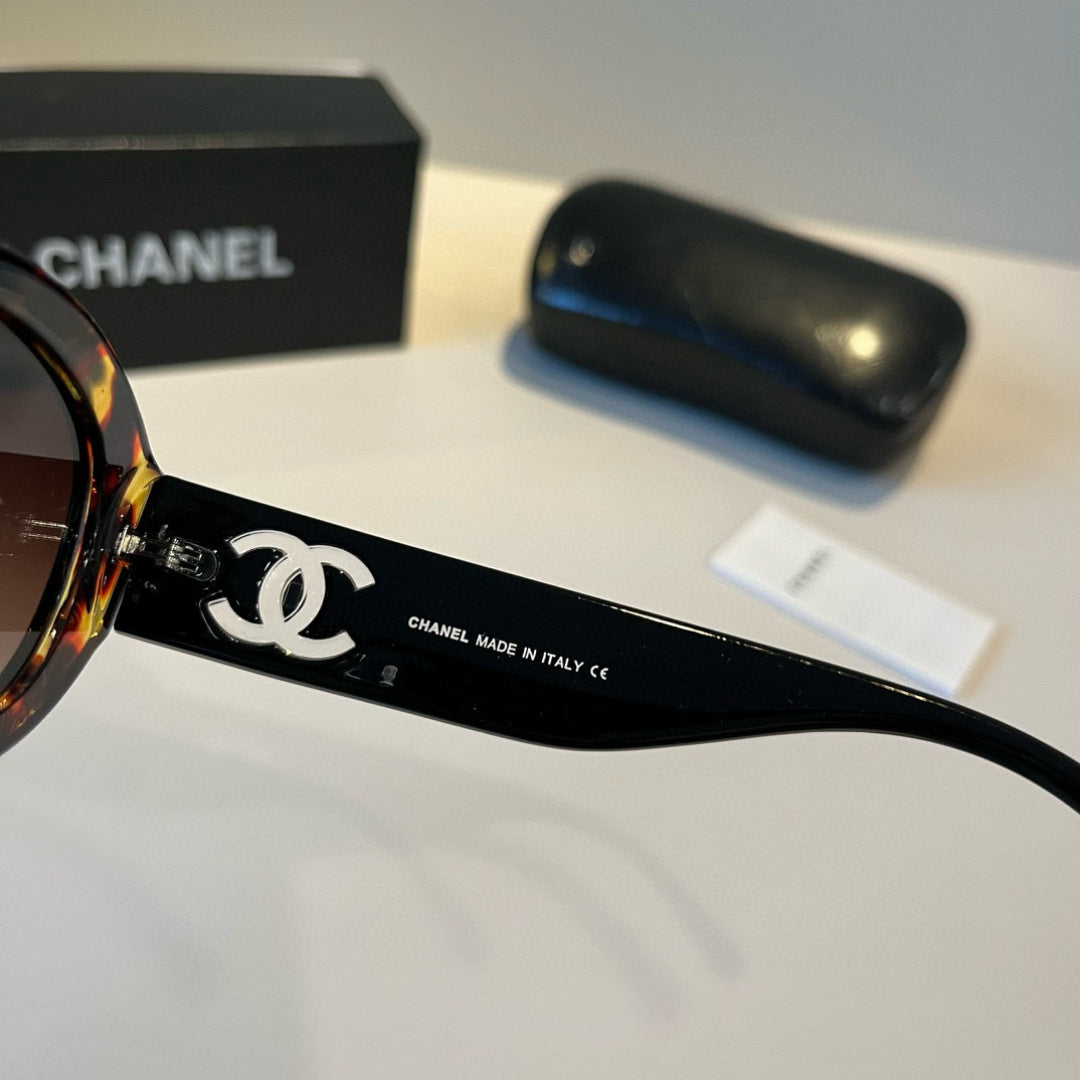 Chanel Polarized Fashion Black Lens Sunglasses for Men & Women - 371718 - detail image 9