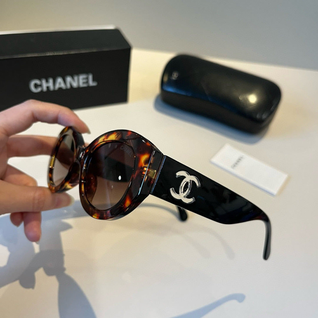 Chanel Polarized Fashion Black Lens Sunglasses for Men & Women - 449018 - detail image 4