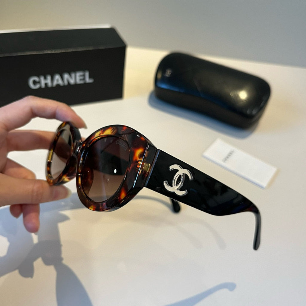 Chanel Polarized Fashion Black Lens Sunglasses for Men & Women - 371718 - detail image 4