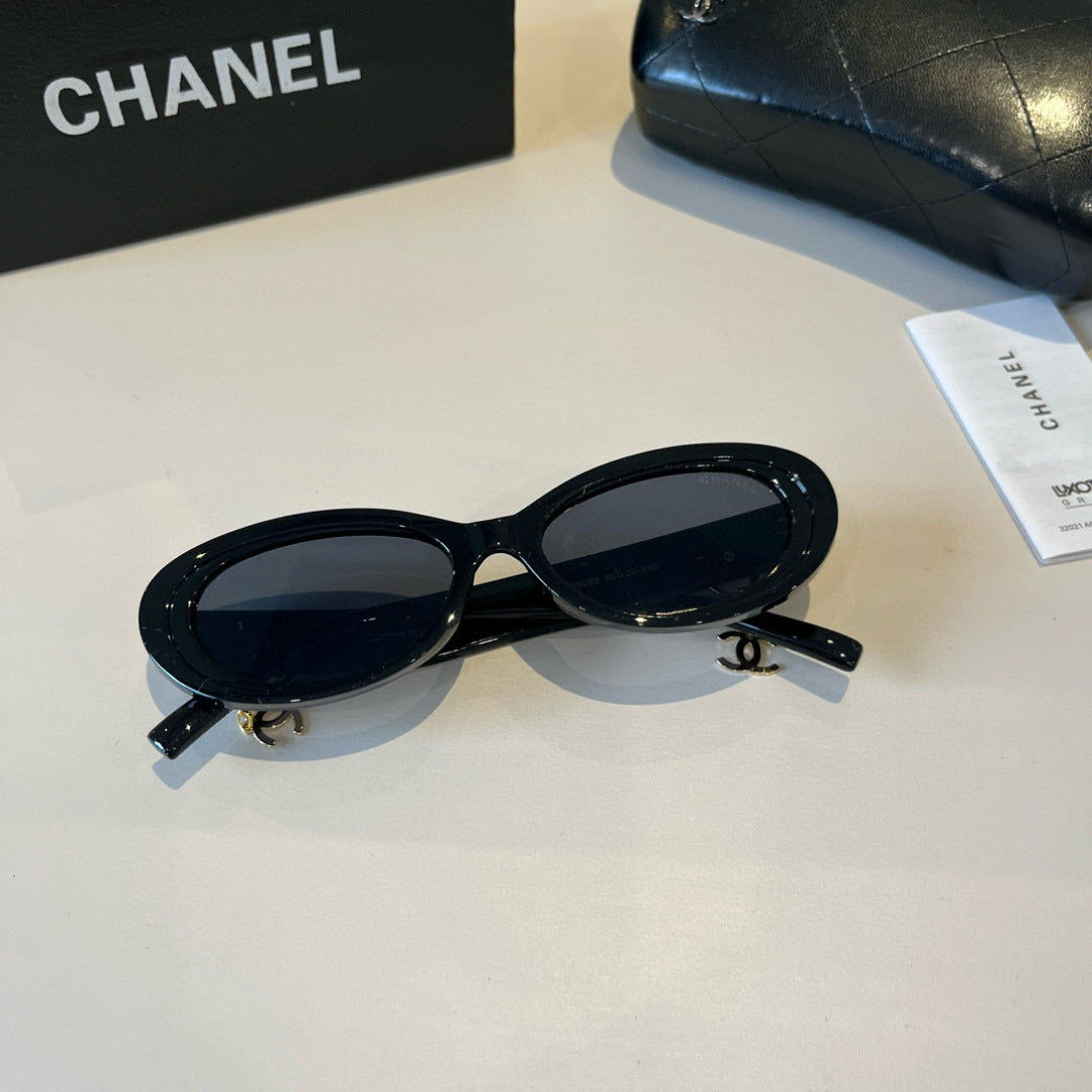 Chanel Oversized Black Lens Sunglasses for Men & Women - 415348 - detail image 5