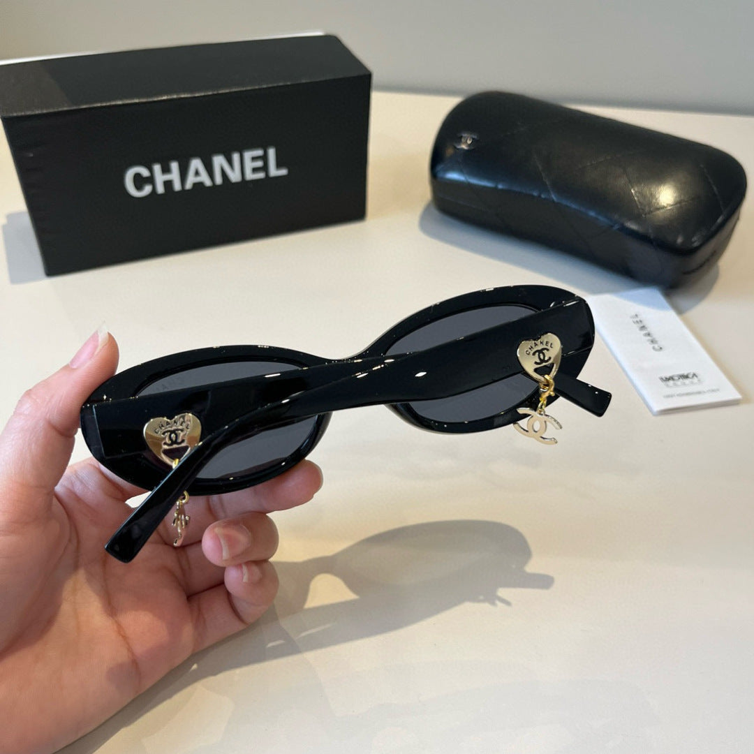 Chanel Oversized Black Lens Sunglasses for Men & Women - 415348 - detail image 8