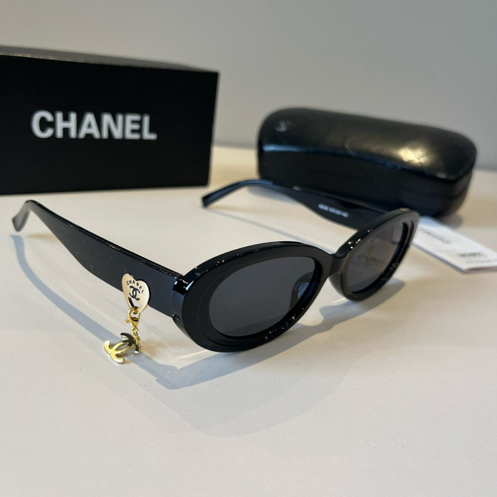 Chanel Oversized Black Lens Sunglasses for Men & Women - 415348