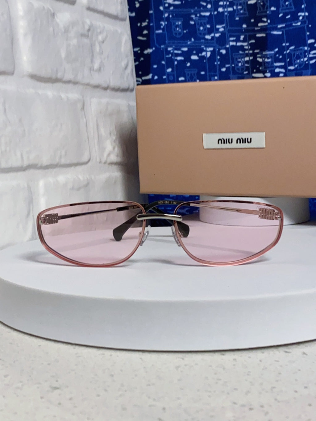 Miu Miu Fashion Pink Lens Sunglasses for Men & Women - 158588 - detail image 3
