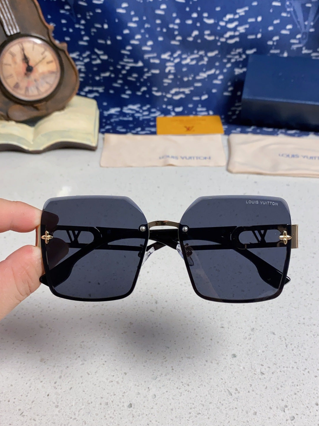 Louis Vuitton Metal Square Black Lens Sunglasses for Men & Women - 414901 - detail image 4