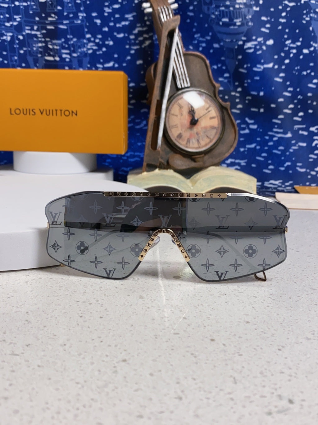 Louis Vuitton Lightweight Rimless Gray Lens Sunglasses for Men & Women - detail image 9