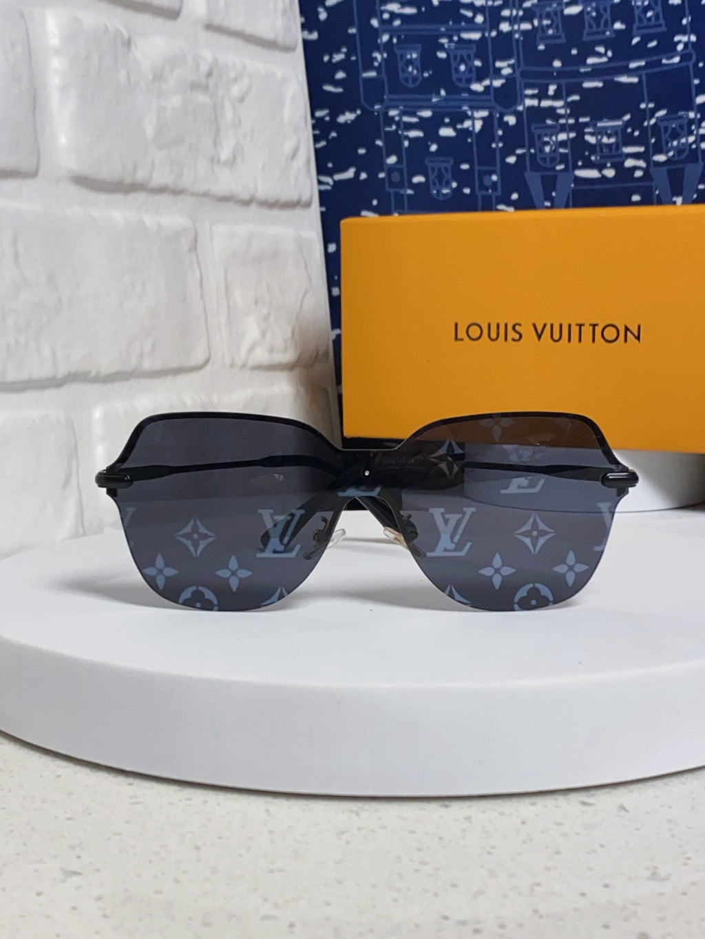 Louis Vuitton Lightweight Rimless Blue Lens Sunglasses for Women - detail image 2