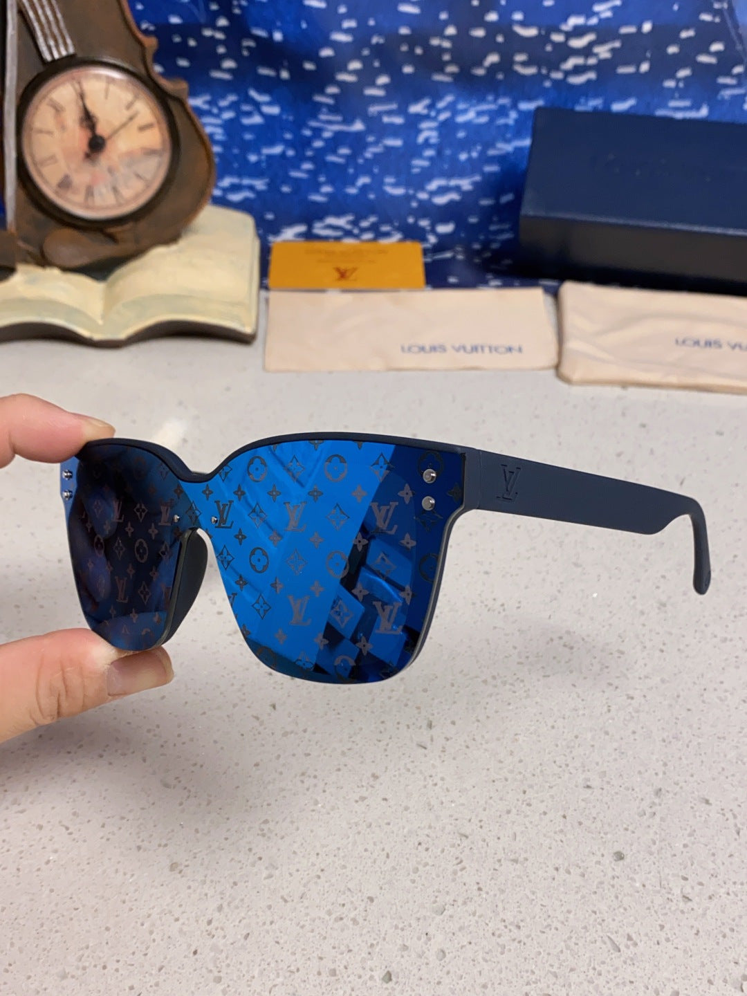 Louis Vuitton Square Blue Lens Sunglasses for Men & Women - 997386 - detail image 6