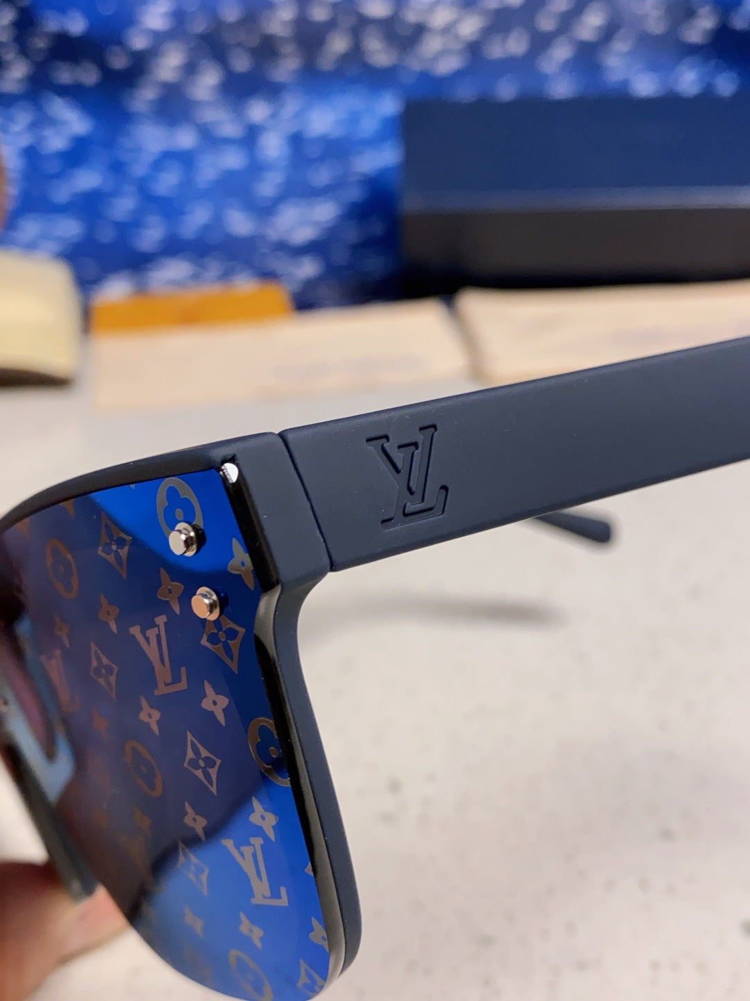 Louis Vuitton Square Blue Lens Sunglasses for Men & Women - 997386 - detail image 7