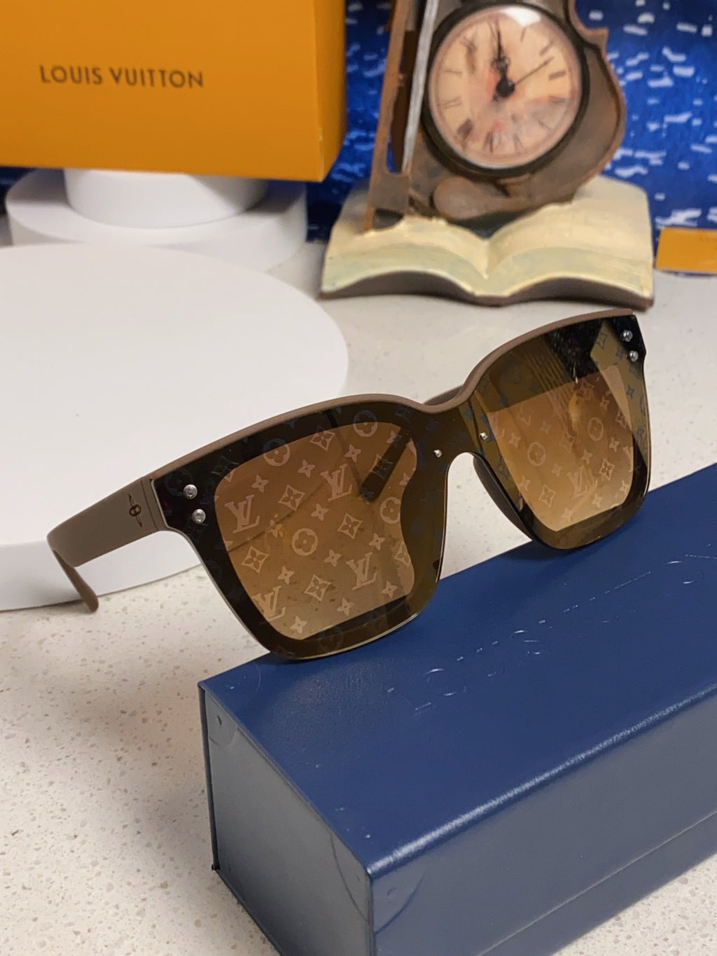 Louis Vuitton Square Brown Lens Sunglasses for Men & Women - 997387 - detail image 10