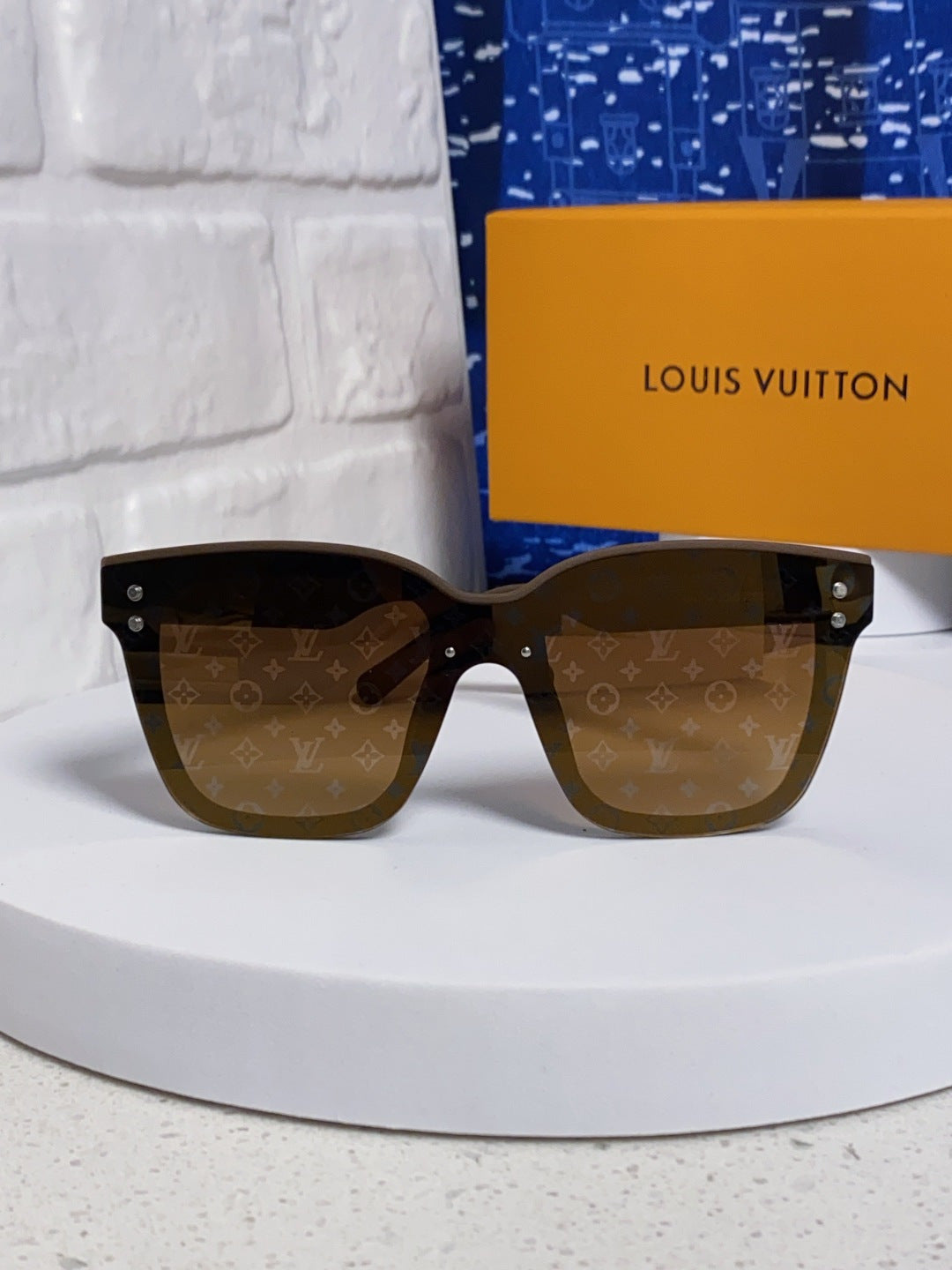 Louis Vuitton Square Brown Lens Sunglasses for Men & Women - 997387 - detail image 2