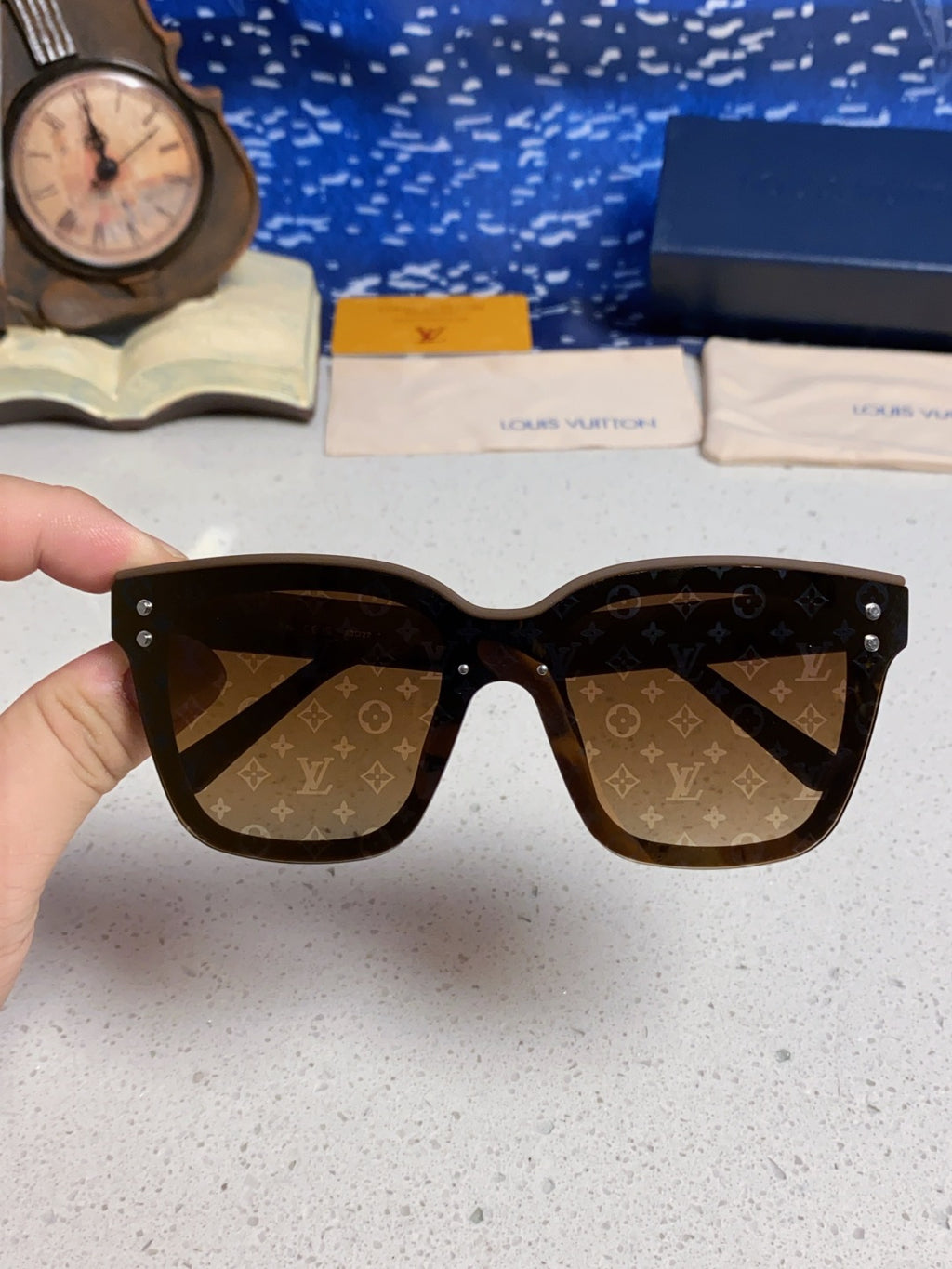 Louis Vuitton Square Brown Lens Sunglasses for Men & Women - 997387 - detail image 4