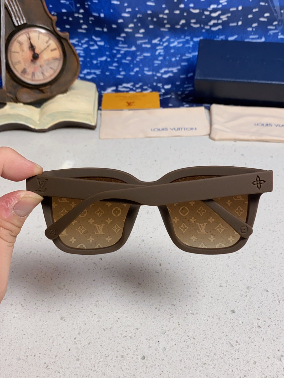 Louis Vuitton Square Brown Lens Sunglasses for Men & Women - 997387 - detail image 5