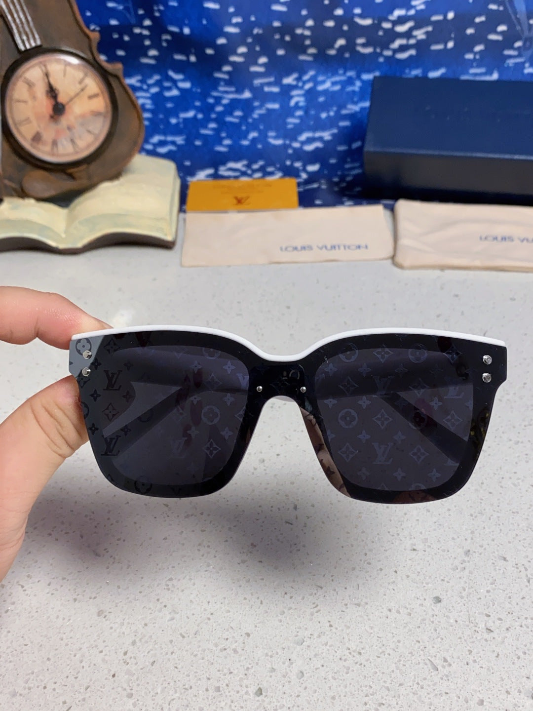 Louis Vuitton Square Gray Lens Sunglasses for Men & Women - 997388 - detail image 4