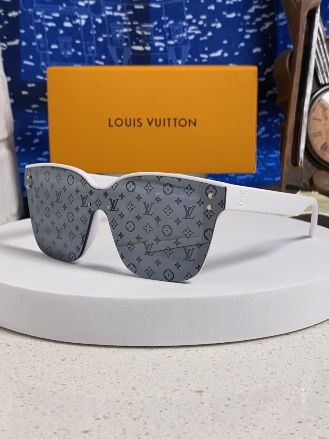 Louis Vuitton Square Gray Lens Sunglasses for Men & Women - 997388