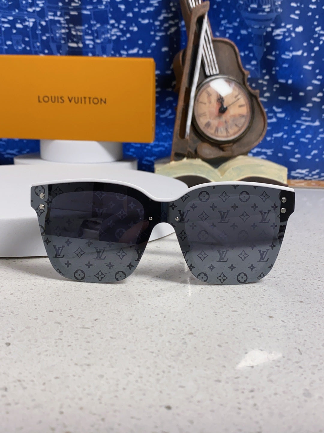 Louis Vuitton Square Gray Lens Sunglasses for Men & Women - 997388 - detail image 9