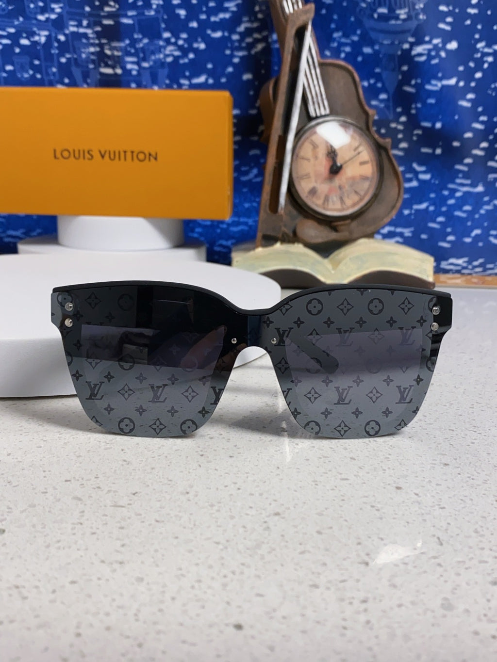 Louis Vuitton Square Gray Lens Sunglasses for Men & Women - 997389 - detail image 9