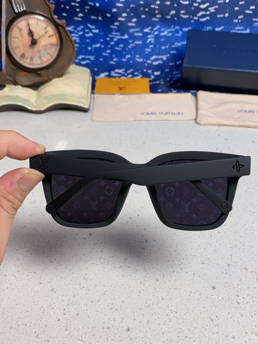 Louis Vuitton Square Gray Lens Sunglasses for Men & Women - 997389 - detail image 5