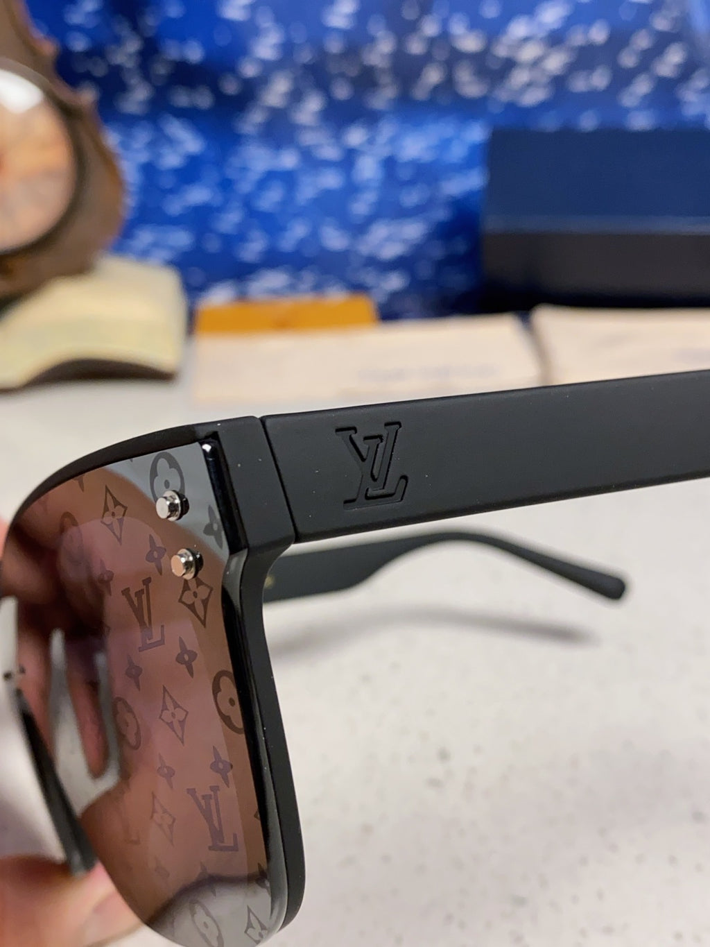 Louis Vuitton Square Gray Lens Sunglasses for Men & Women - 997389 - detail image 7