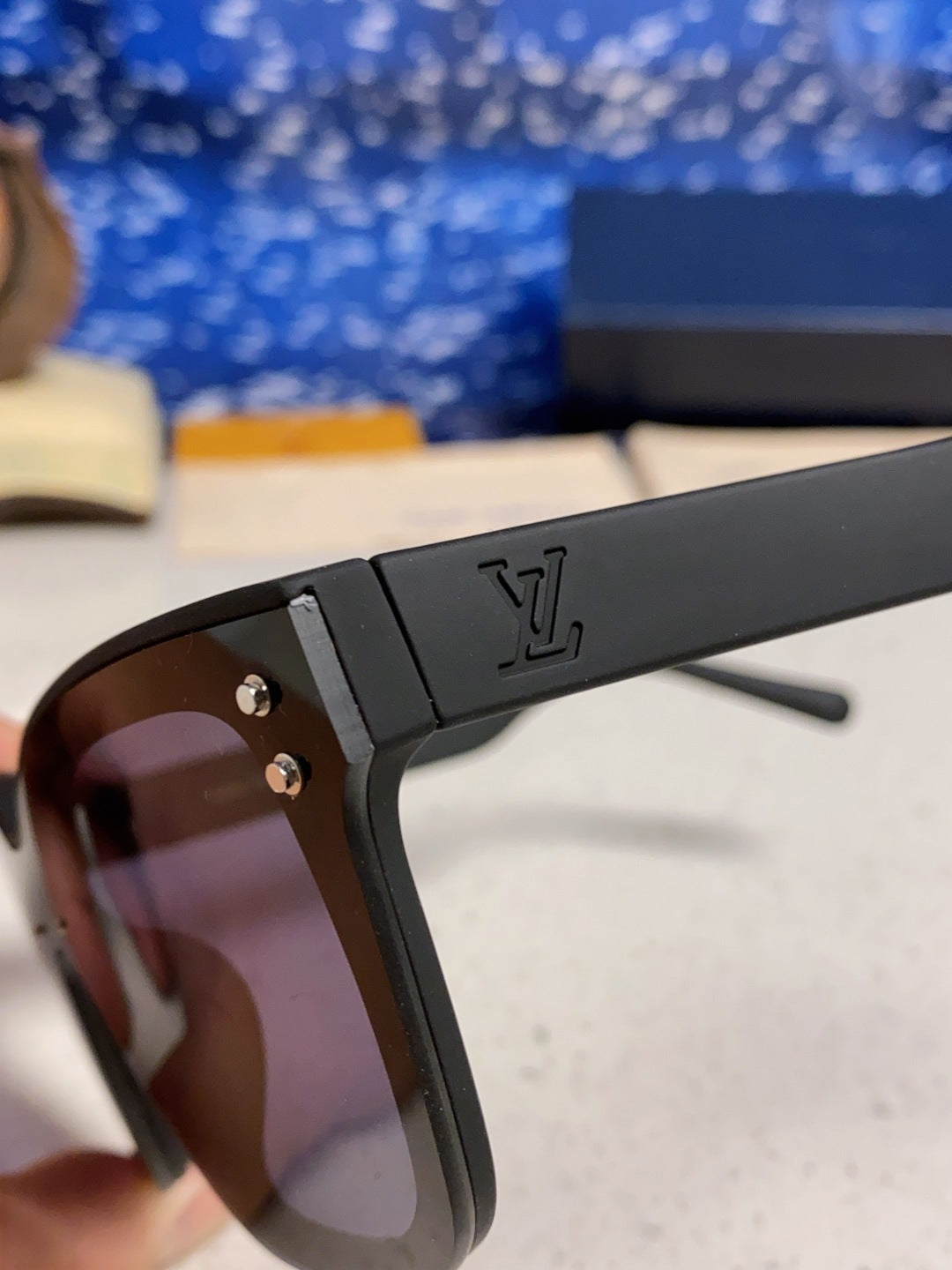 Louis Vuitton Square Gray Lens Sunglasses for Men & Women - 997390 - detail image 7