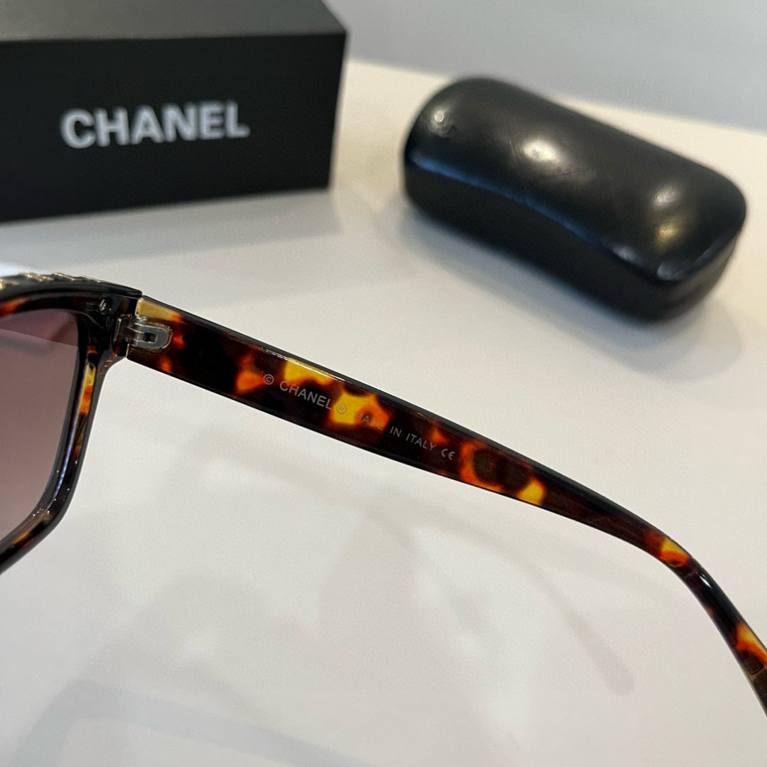 Chanel Fashion Red Lens Sunglasses for Men & Women - 358120 - detail image 9