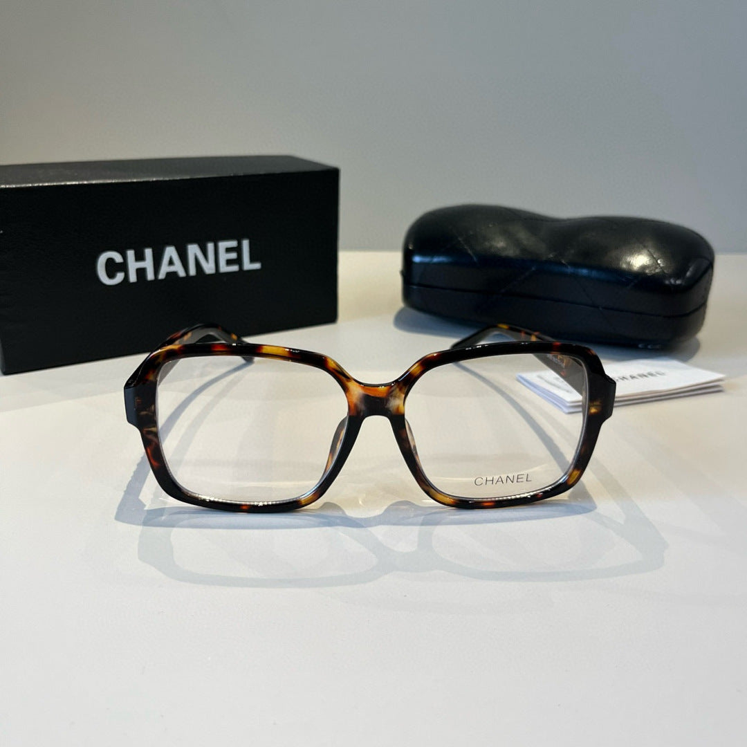 Chanel Oversized Silver Lens Sunglasses for Men & Women - 486577 - detail image 2